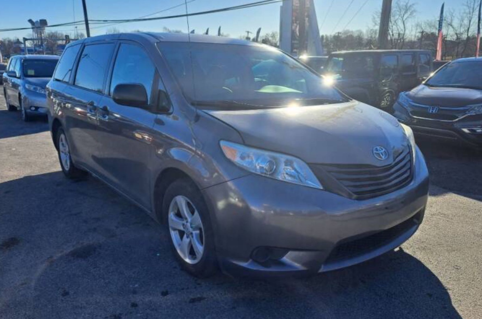 2014 Toyota Sienna Toyota seven-seater priced at 15,950 photo 5