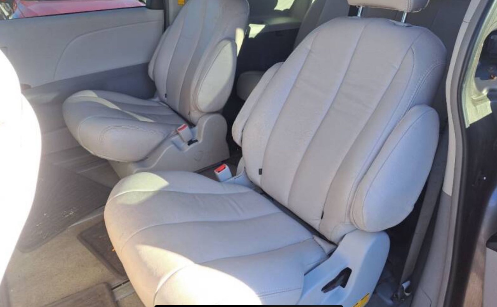 2014 Toyota Sienna Toyota seven-seater priced at 15,950 photo 6