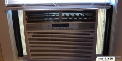 Frigidaire 10,000 BTU air conditioner window unit 90% new, on sale at reduced price, Boston photo 2