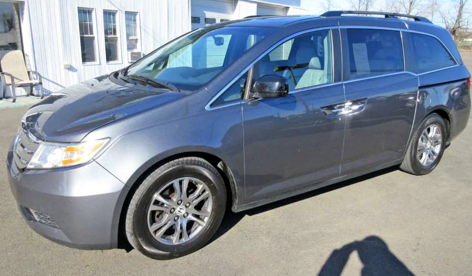 2011 Honda Odyssey EXL Honda Odyssey eight seats, priced at 8750 photo 3