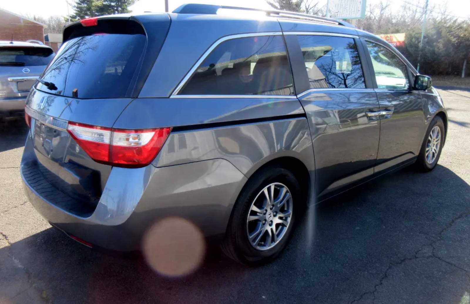 2011 Honda Odyssey EXL Honda Odyssey eight seats, priced at 8750 photo 5