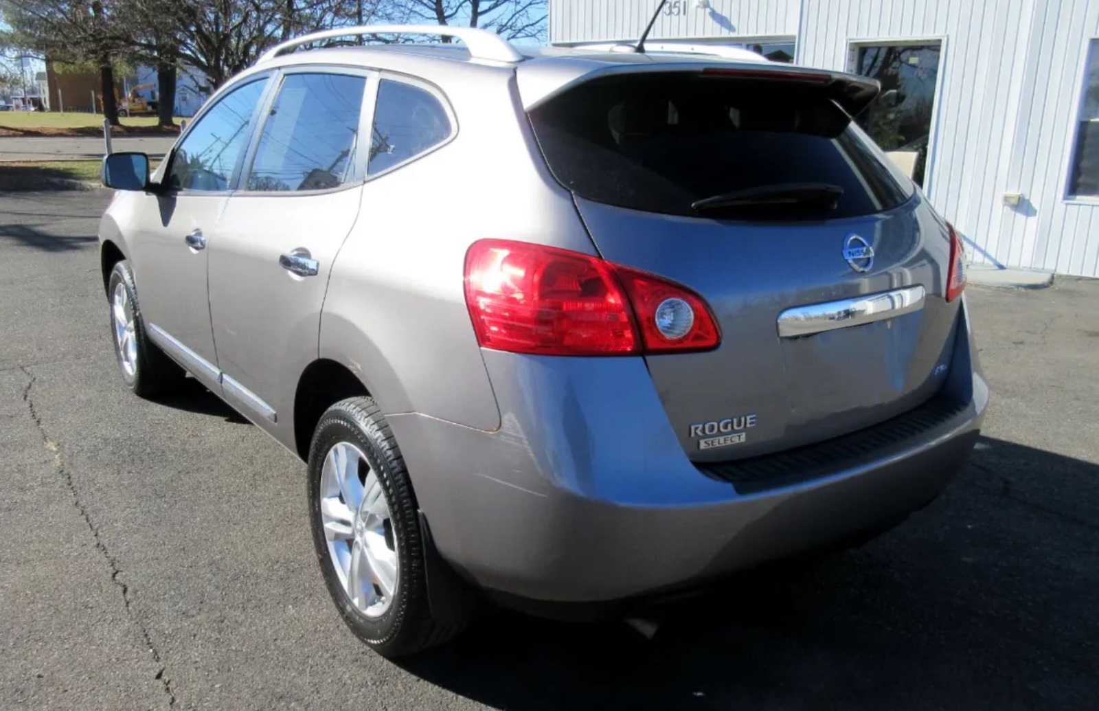 2015 Nissan Rogue five-seat SUV, priced at 9,650 photo 6