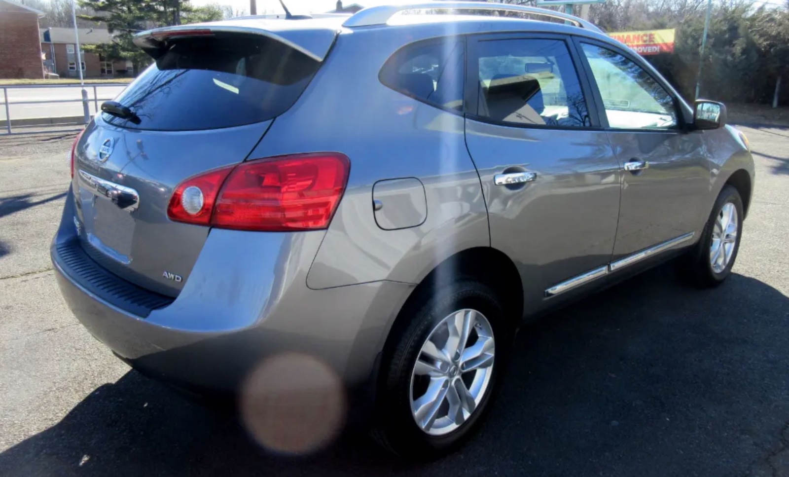 2015 Nissan Rogue five-seat SUV, priced at 9,650 photo 3