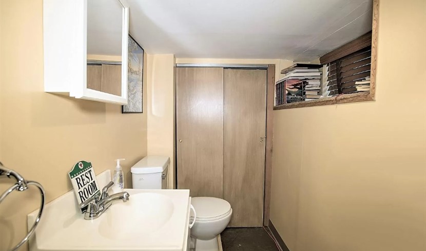 South Philadelphia large single room for rent ready for move-in photo 3