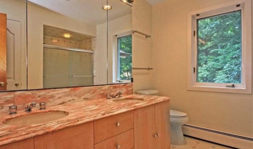 Houses for sale in Cresskill’s prime school district photo 5