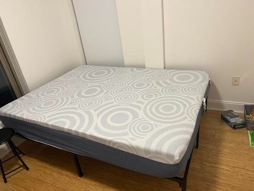 Queen size/Full size床架床垫及桌椅出售 图片 3