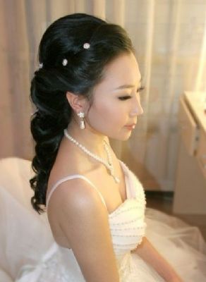 Undertake bridal makeup photo 6