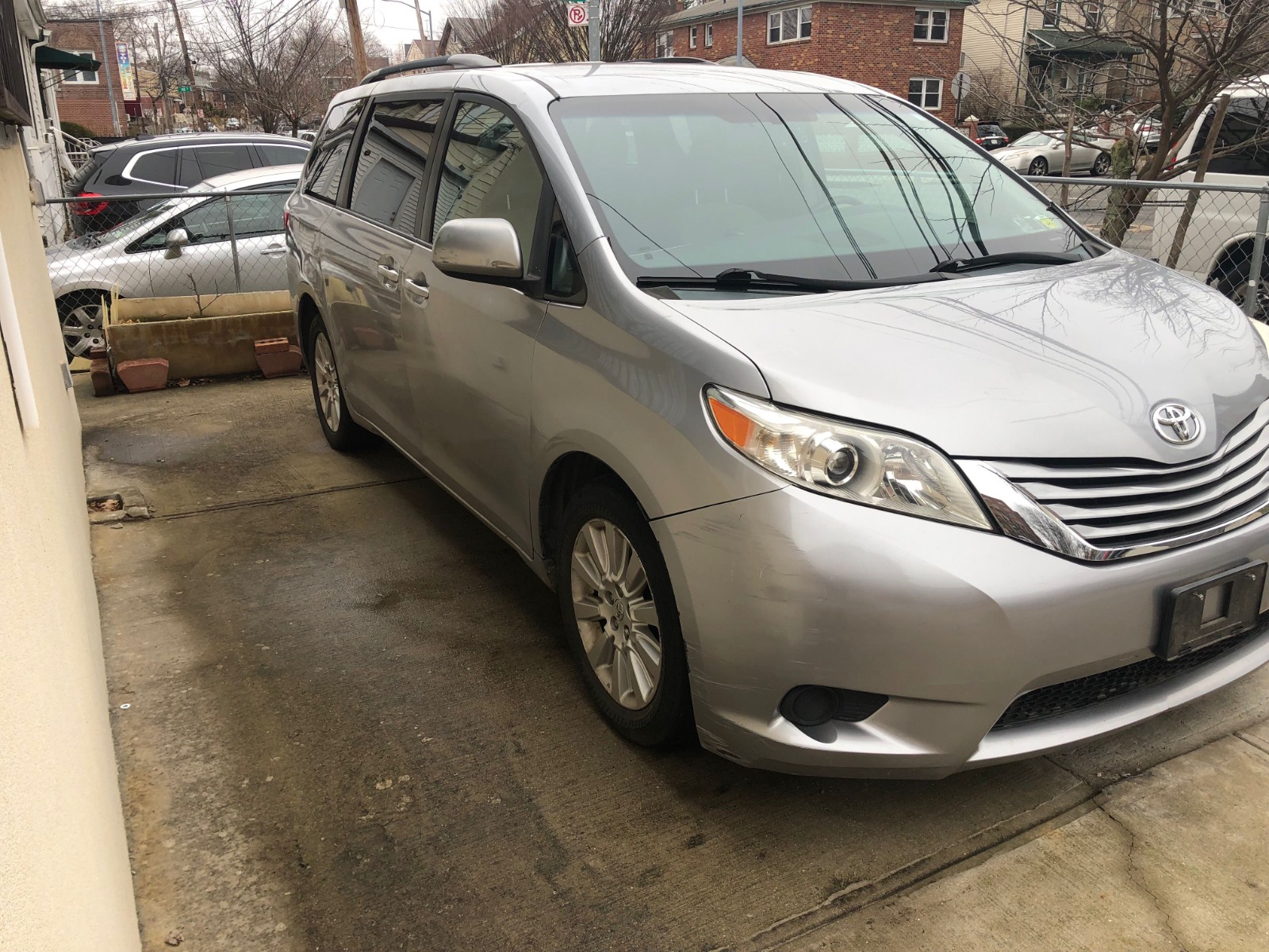 出售2015年 Toyota Sienna AWD LE 里程35000迈数 4轮驱动 8人座 图片 5
