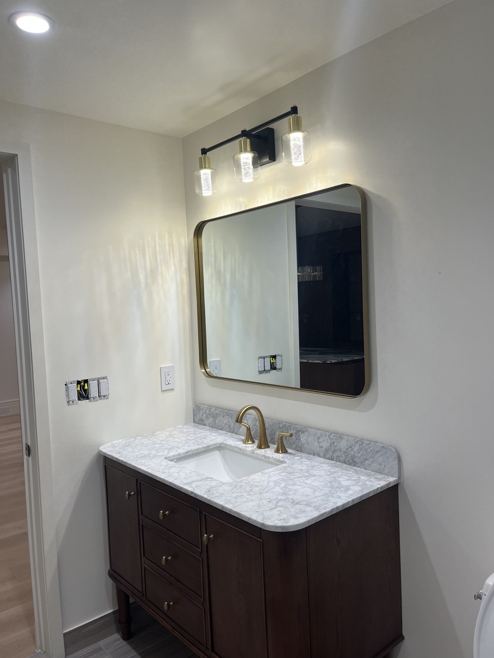 江苏福贵装修公司 纽约装修师傅 卫生间装修 厨房装修 瓷砖大理石