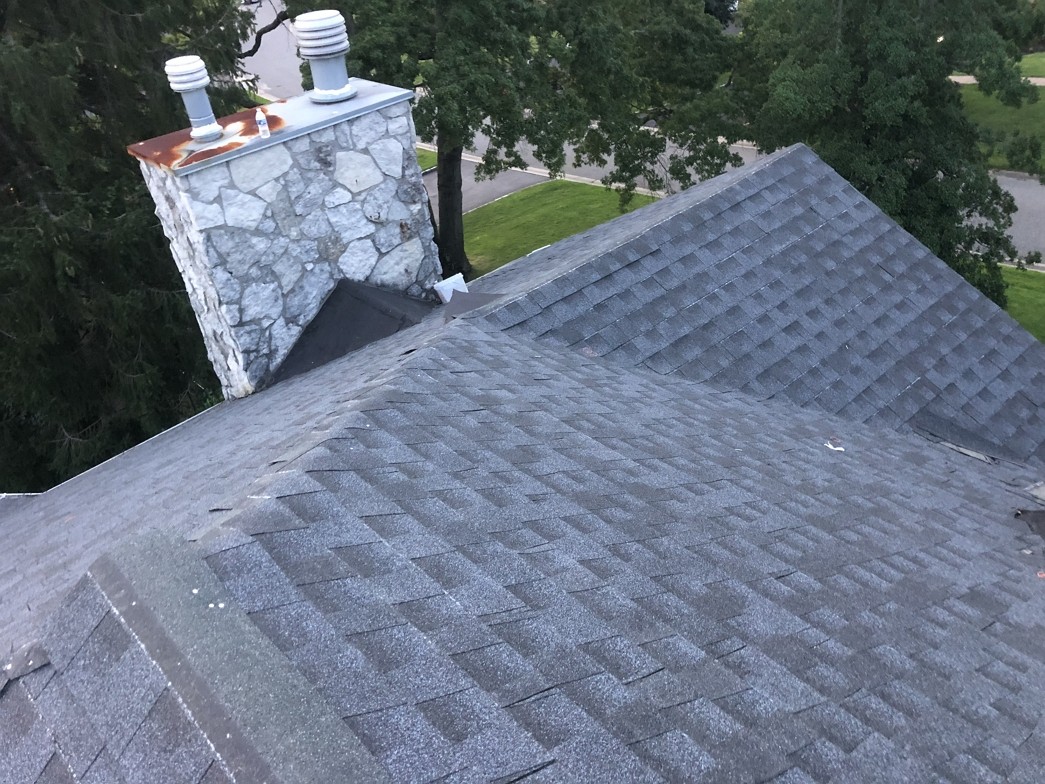 长岛屋顶公司维修屋顶瓦片