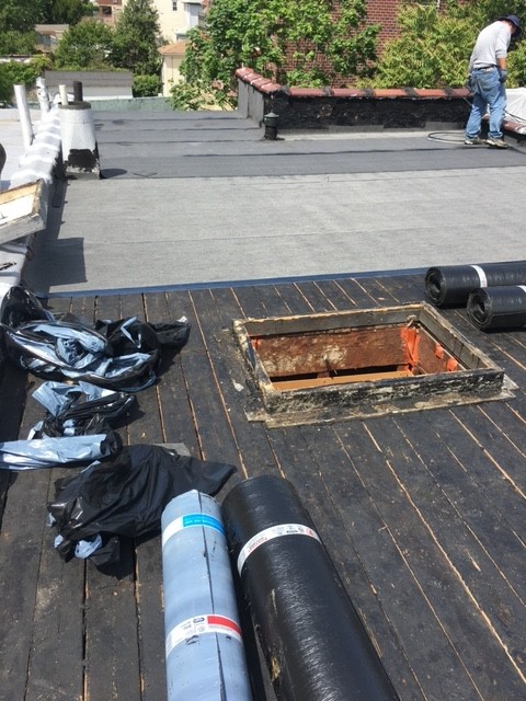 专业屋顶翻新维修 - 联系 HK Builders Corp 林师傅