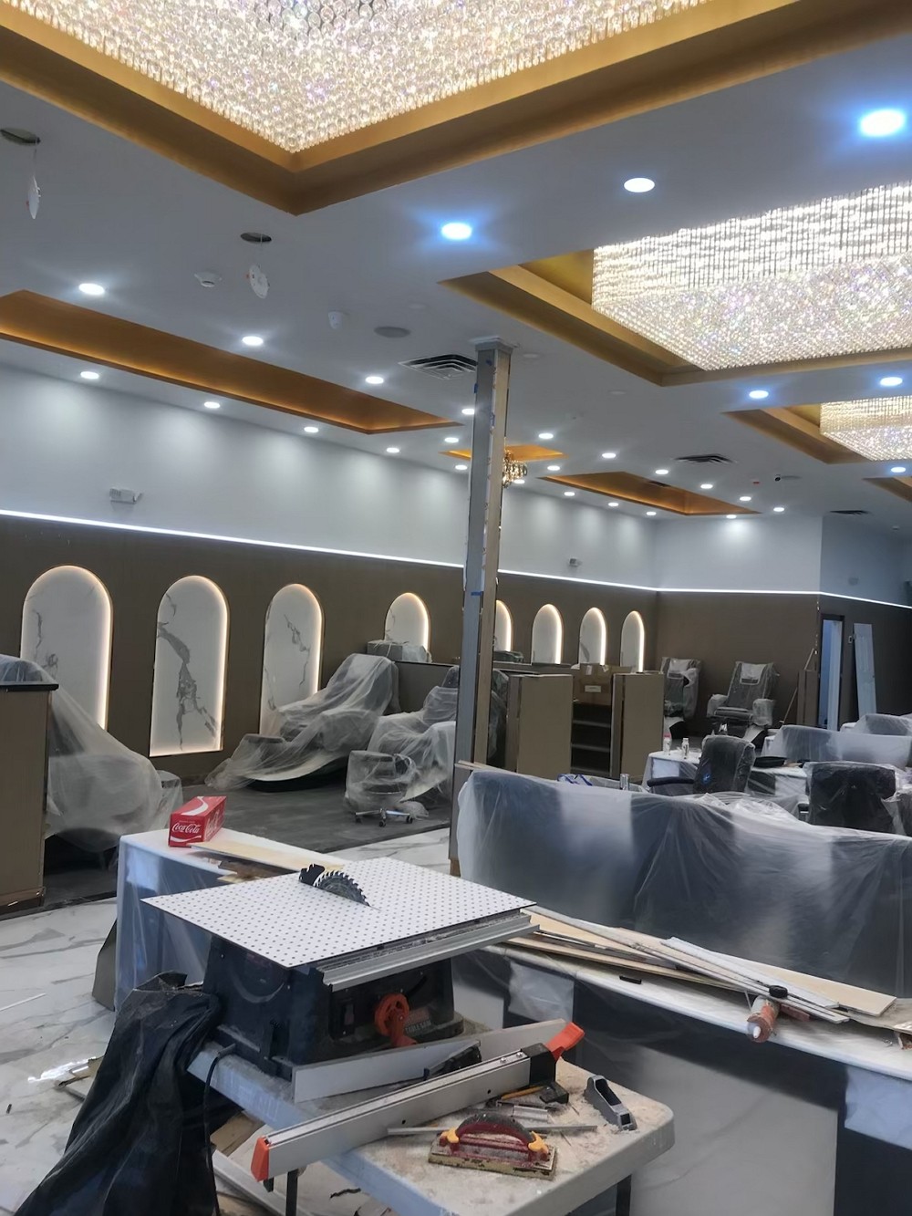 厨房装修公司，纽约五区住宅/店铺装修，厨浴橱柜，瓷砖地板，门窗更换