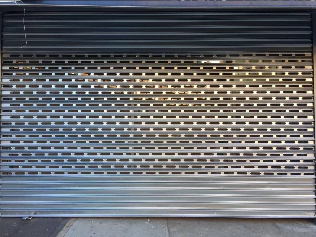 急修车库门，店铺卷闸门，家庭车库门维修和换新，商业店铺仓库卷闸门和卷帘门维修安装