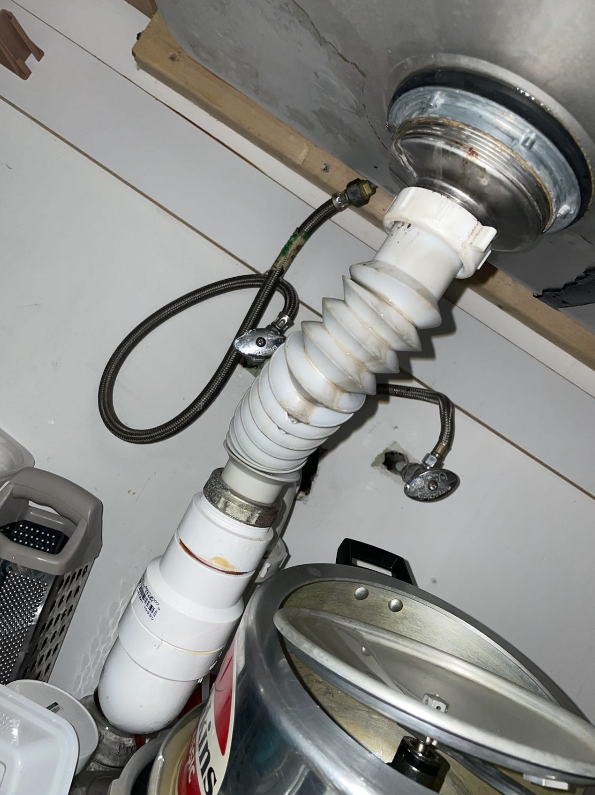 实达水管維修公司承接通修水管，水管維修，专业修理水管并疏通下水道，包通水管，急修漏水，修换热水炉