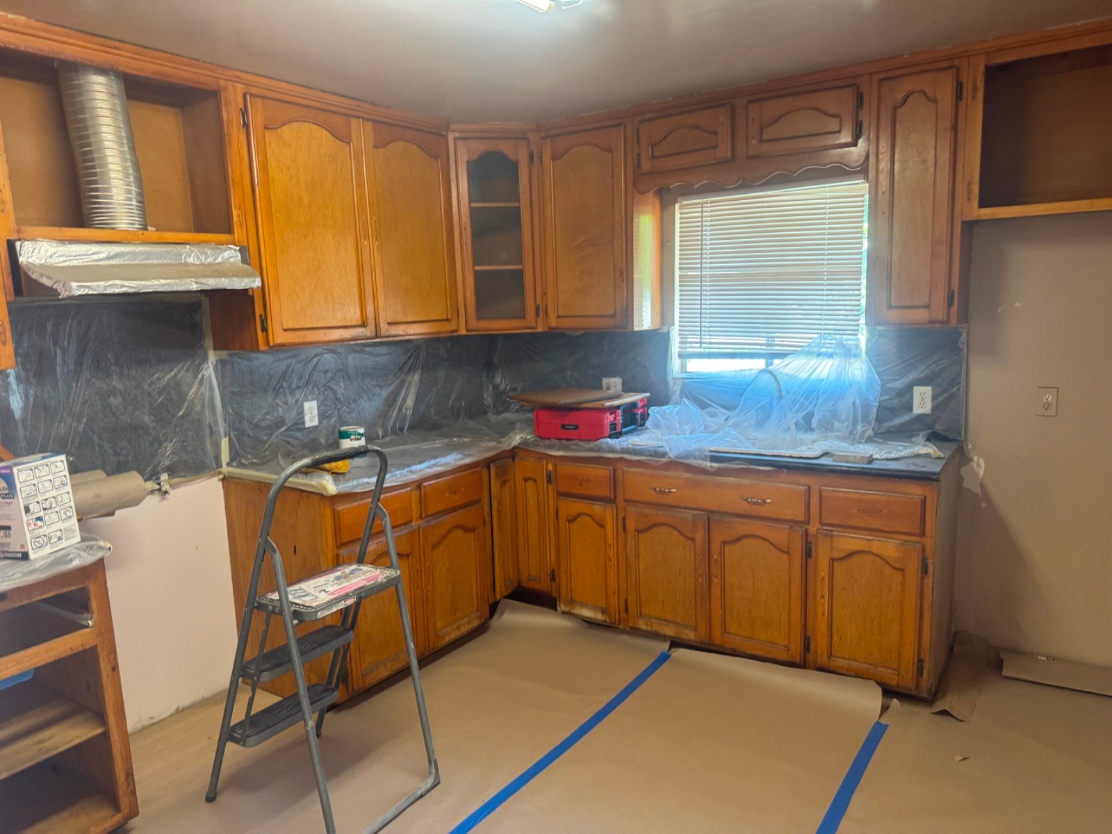 LA 尔湾室内外装修 浴室厕所装修、铺新地砖和地板翻新， 隔间油漆 [室内外装修