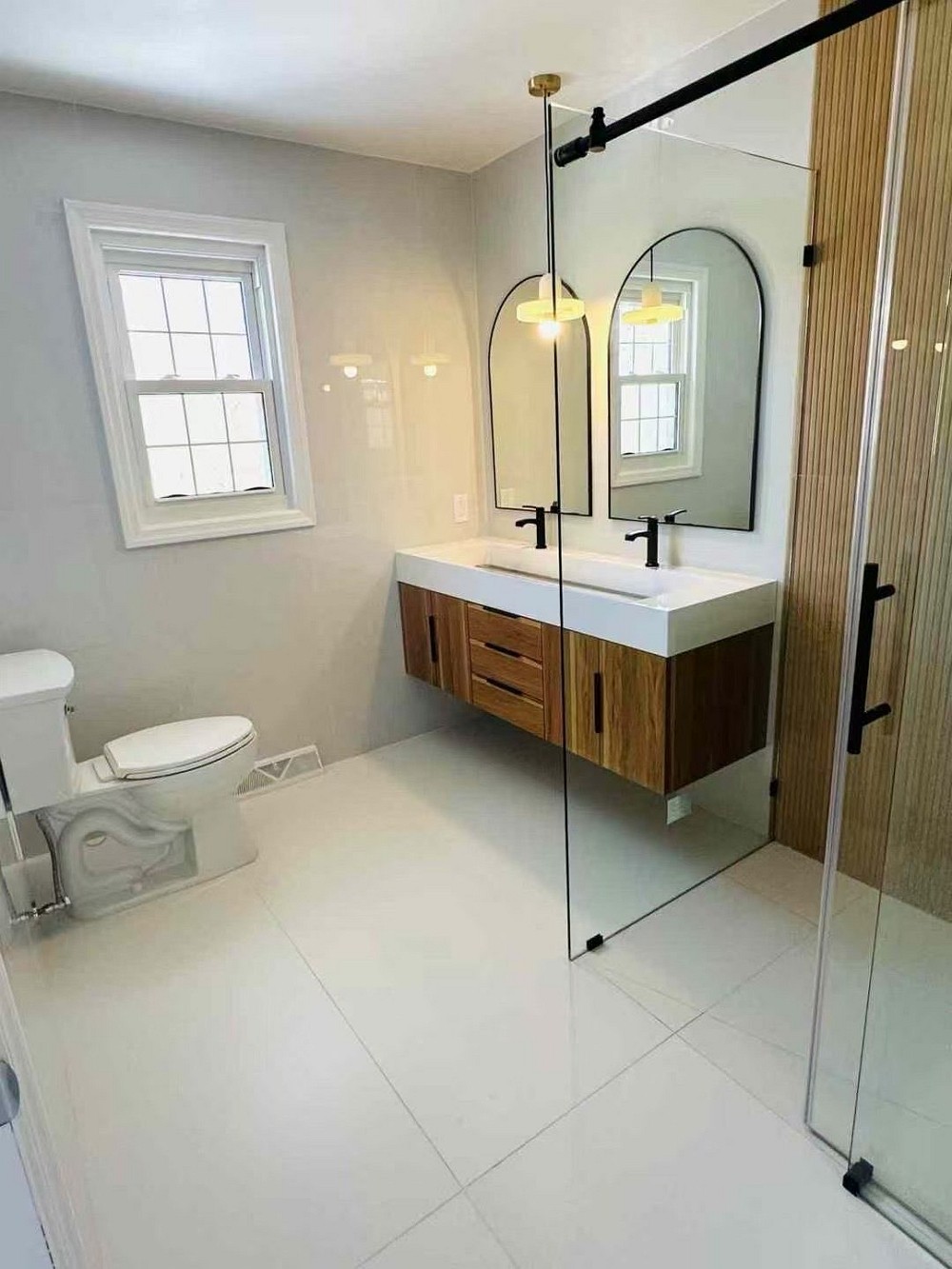 厨浴装修，橱柜地板，房间隔断，批灰刷漆，改吊顶，修墙面，专业土木水电公司