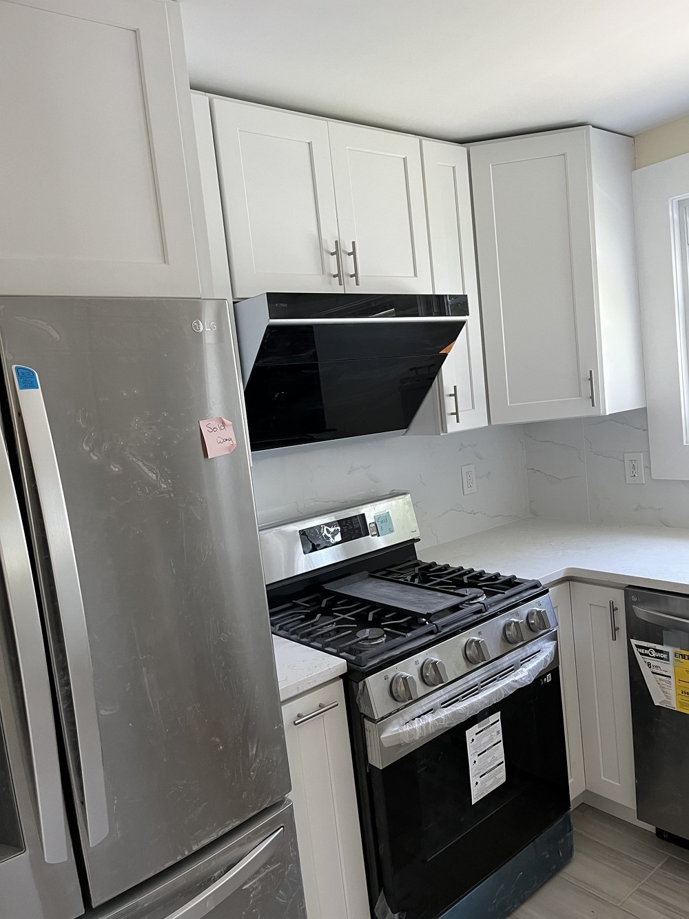 承接浴室装修，厨房装修，专业室内装修，地下室翻新等项目