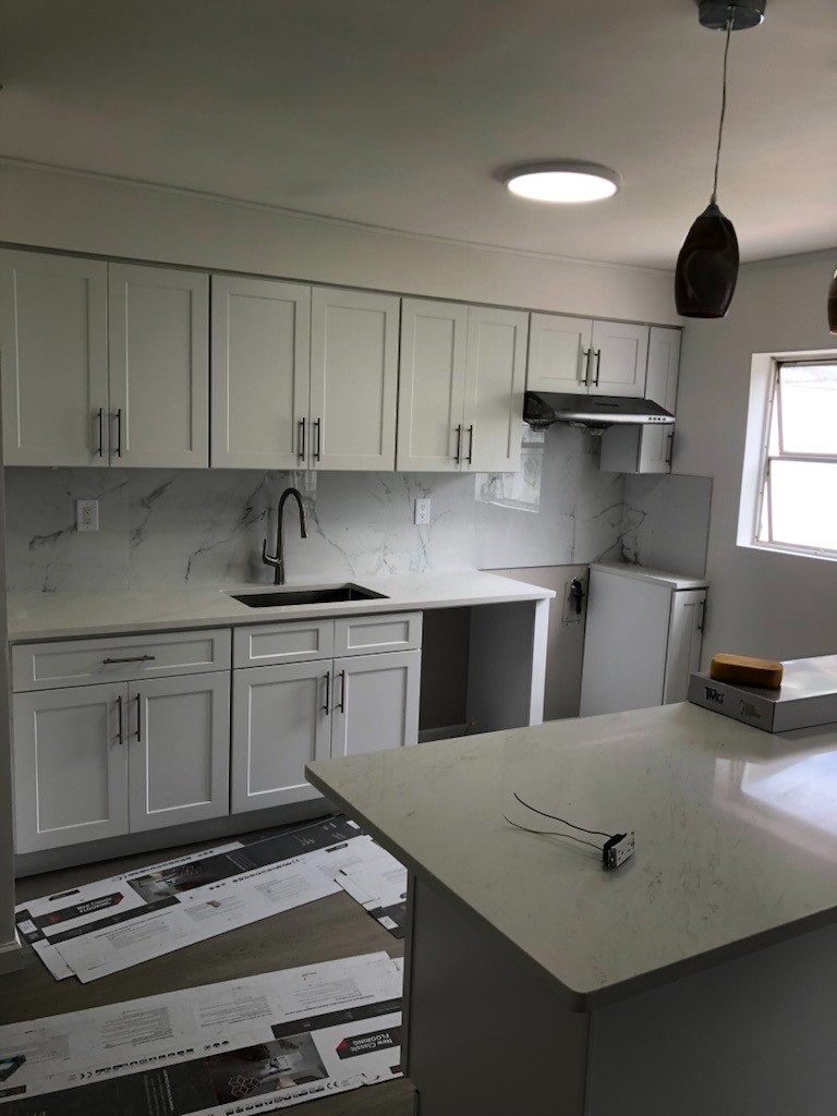 专精房屋装修，施工经验丰富，工艺精细，家庭住宅装修改建，有保险，价格优惠，免费估价