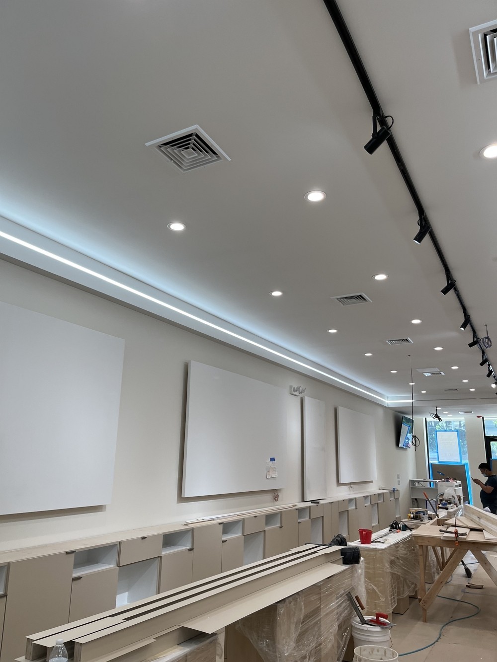 业造型屋顶，房間和墻壁，室内屋顶吊层造型 免费估价