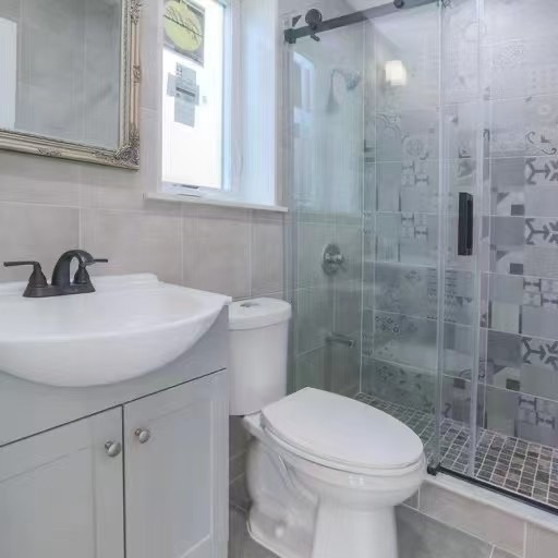 专业室内外装修，承接浴卫装修，厨房装修，外墙翻新，水泥车道，走道台阶翻新等项目