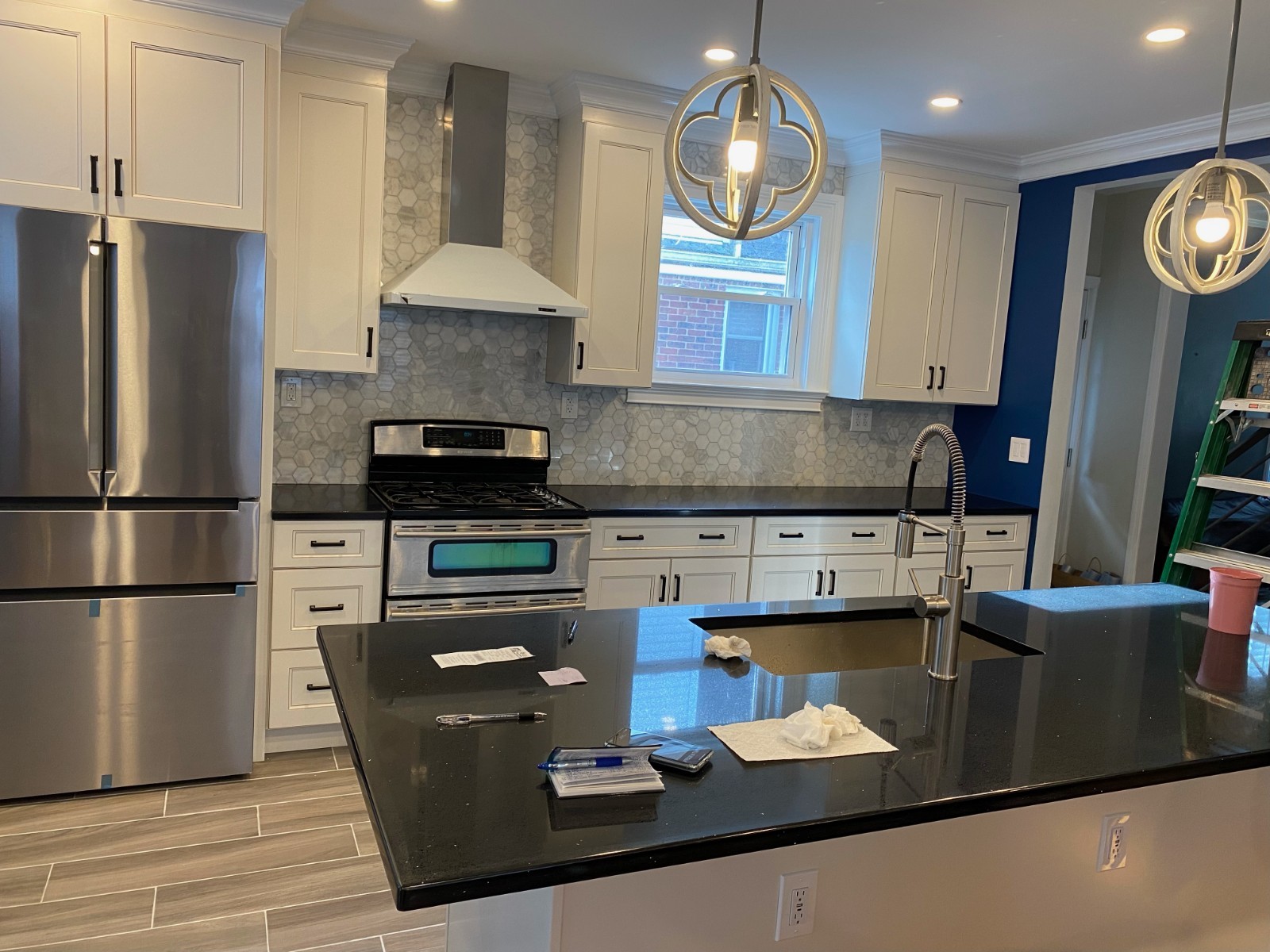 纽约厨房装修，浴室翻新，室内外装修有20年房屋装修经验，免费估计找储师傅