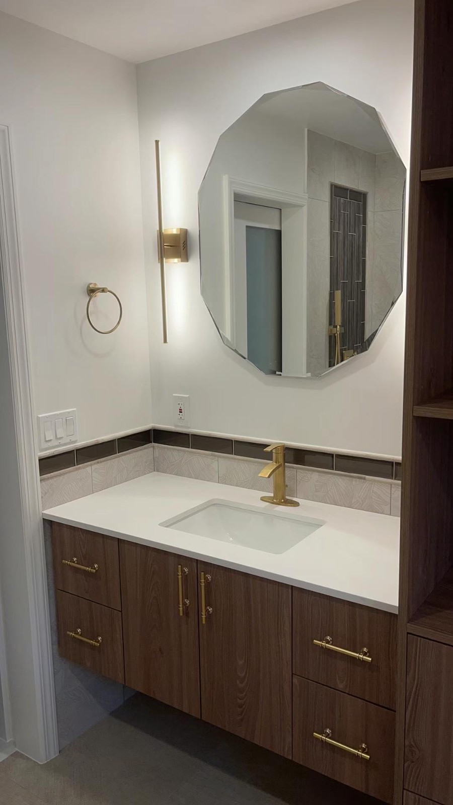 康州华人装修公司：房屋装修，浴室装修， 庭院石砖铺路，水泥车道，外墙修漏 CT