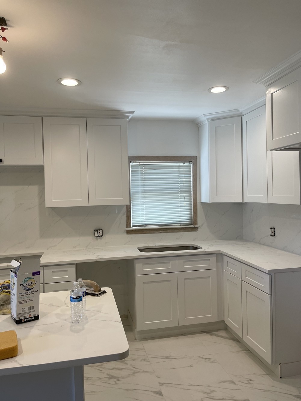 华人装修 仲师傅30多年房屋装修经验，精通室内外装修，质量好，免费估价