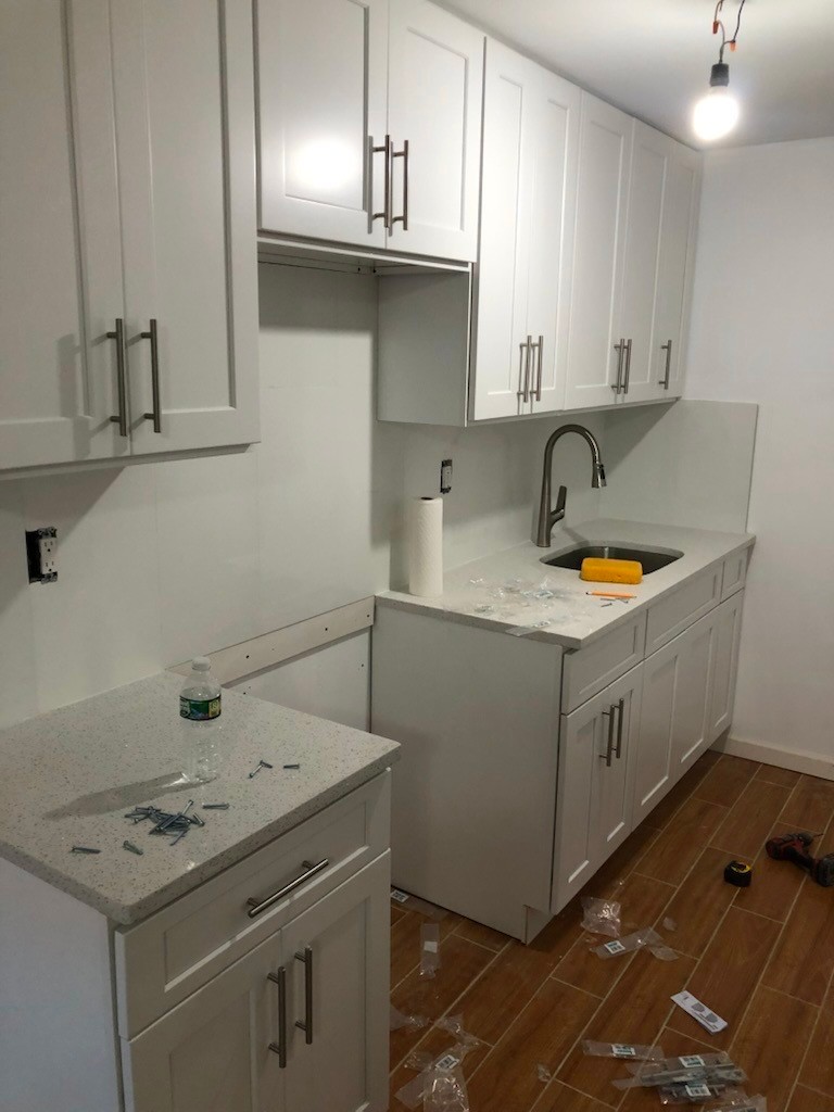 热情诚恳 精致房屋室内装修，多年施工经验，工艺精细，住宅装修改建，有保险，价格优惠，免费估价