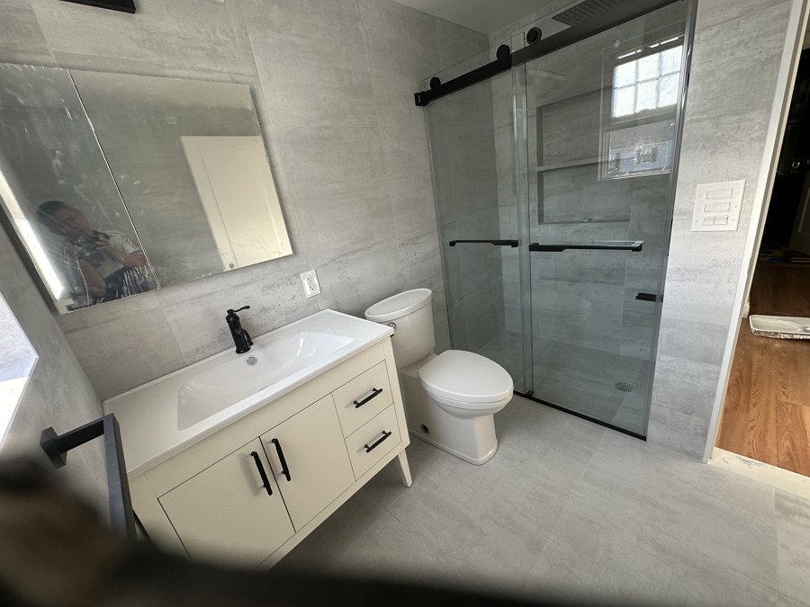 专业室内外装修，厨房浴室，门窗地板，铺砖砌墙