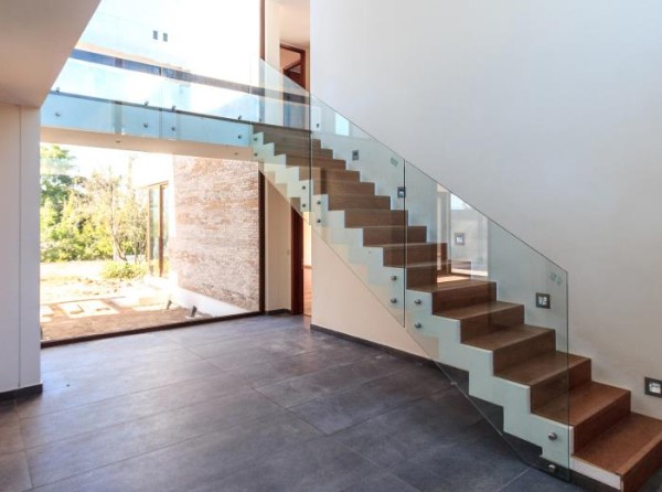 優力玻璃和五金