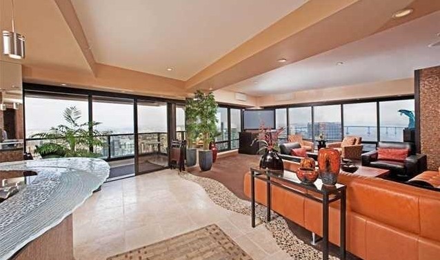 加州圣地亚哥高级公寓出售