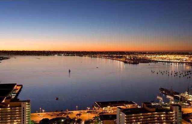 加州圣地亚哥Sapphire Tower高级公寓出售