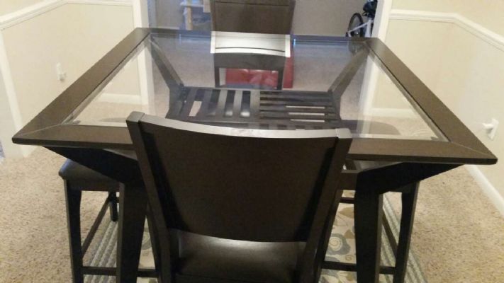 Dining set with insurance