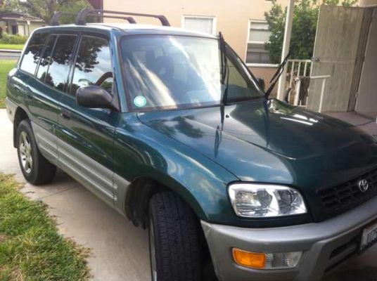 低价甩卖性价比超高的2000年的TOYOTA RAV4出售