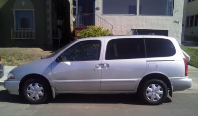 oakland出售自用7人Nissan van 电话 5104170400