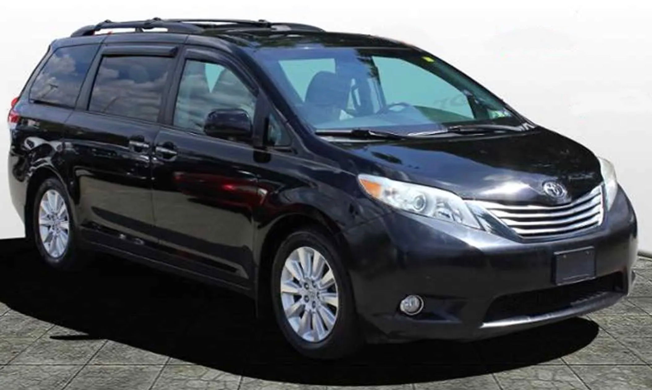 2011 Toyota Sienna LE 丰田七座 售价11850