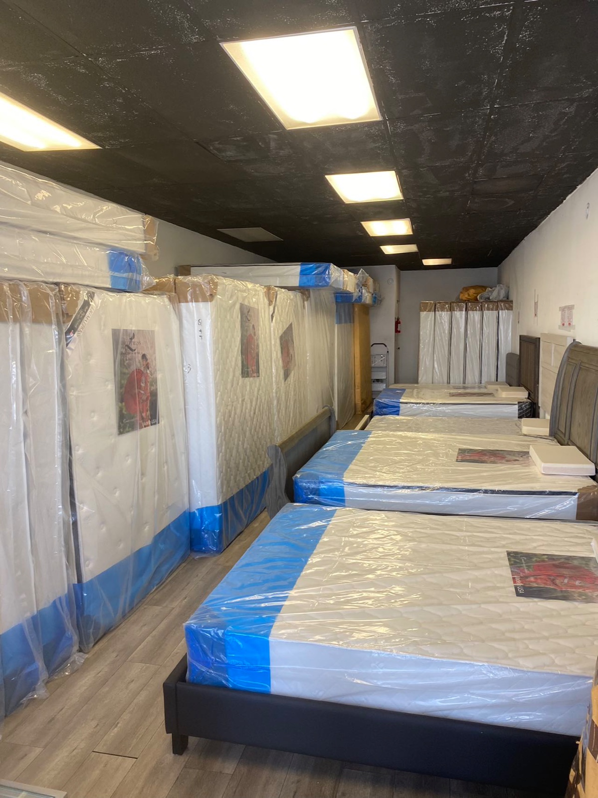 在LA终于找到和老家一样的硬床垫！腰不疼了