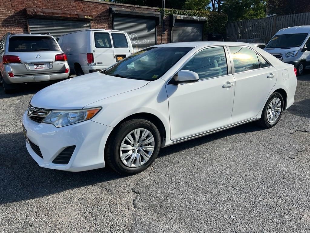 2013 TOYOTA CAMRY LE