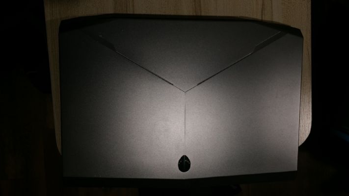 Alienware 17 R2 - I7 4核 16GB AMD R9 M290X(4GB) [外星人]