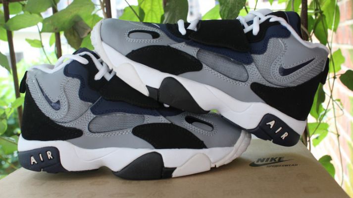 耐克 阿迪达斯 新百伦NB 三叶草 彪马 乔丹 匡威 万斯 亚瑟士