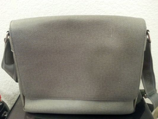 最后机会名牌二手店已沽价名牌包与颈饰吊坠等求售全部800