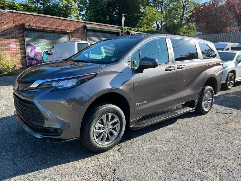 2022 丰田塞纳轮椅车 TOYOTA SIENNA LE