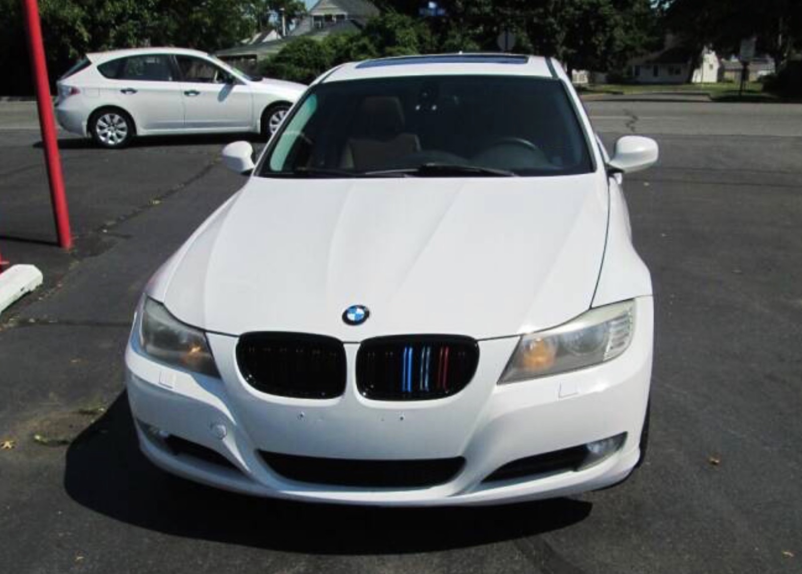 2011 BMW 328i xDrive 宝马3系轿车、售价10995