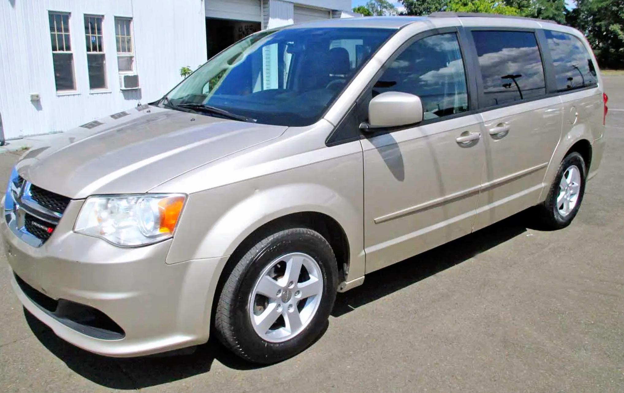 2013 Dodge Grand Caravan 道其七座、售价9900