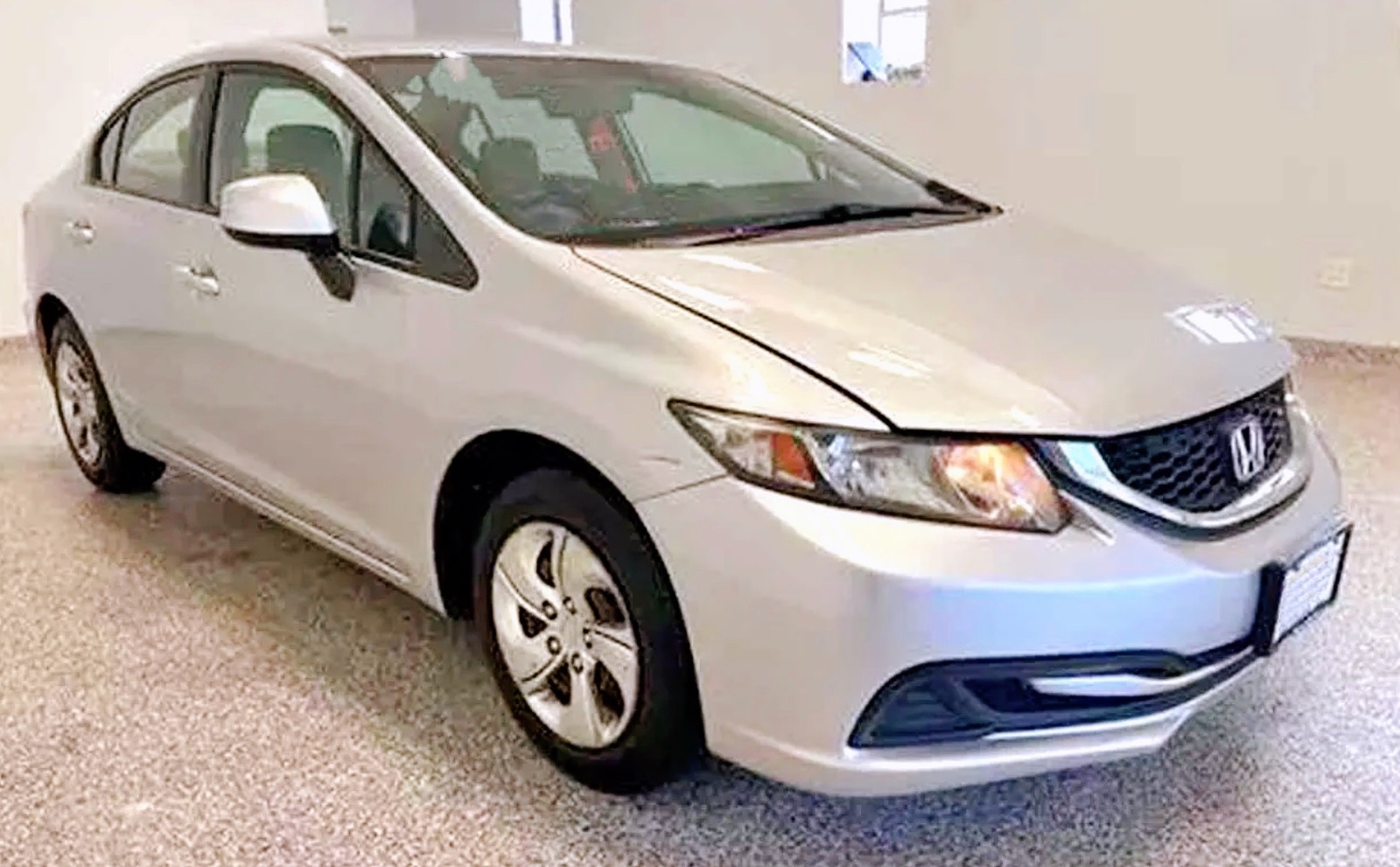 2013 Honda Civic 一手车主、无事故、售价10850