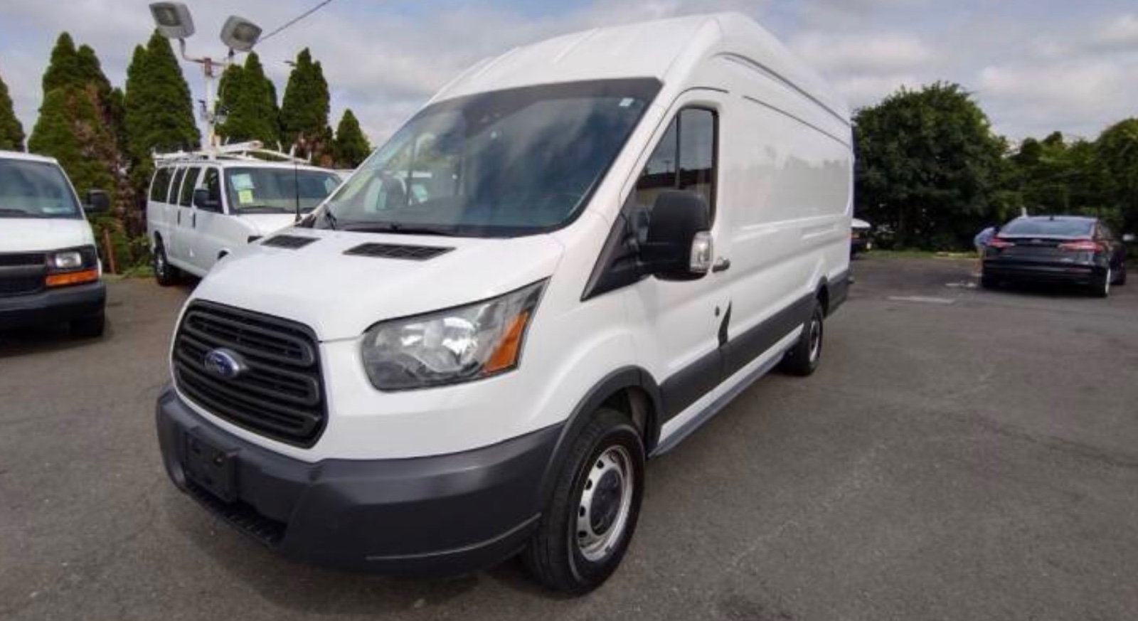 2015 福特高顶货车 售价25350