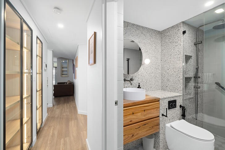 Furnished one-bedroom in the heart of the city