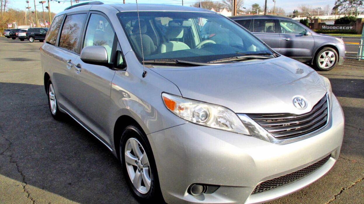 2013 Toyota Sienna 售价13950