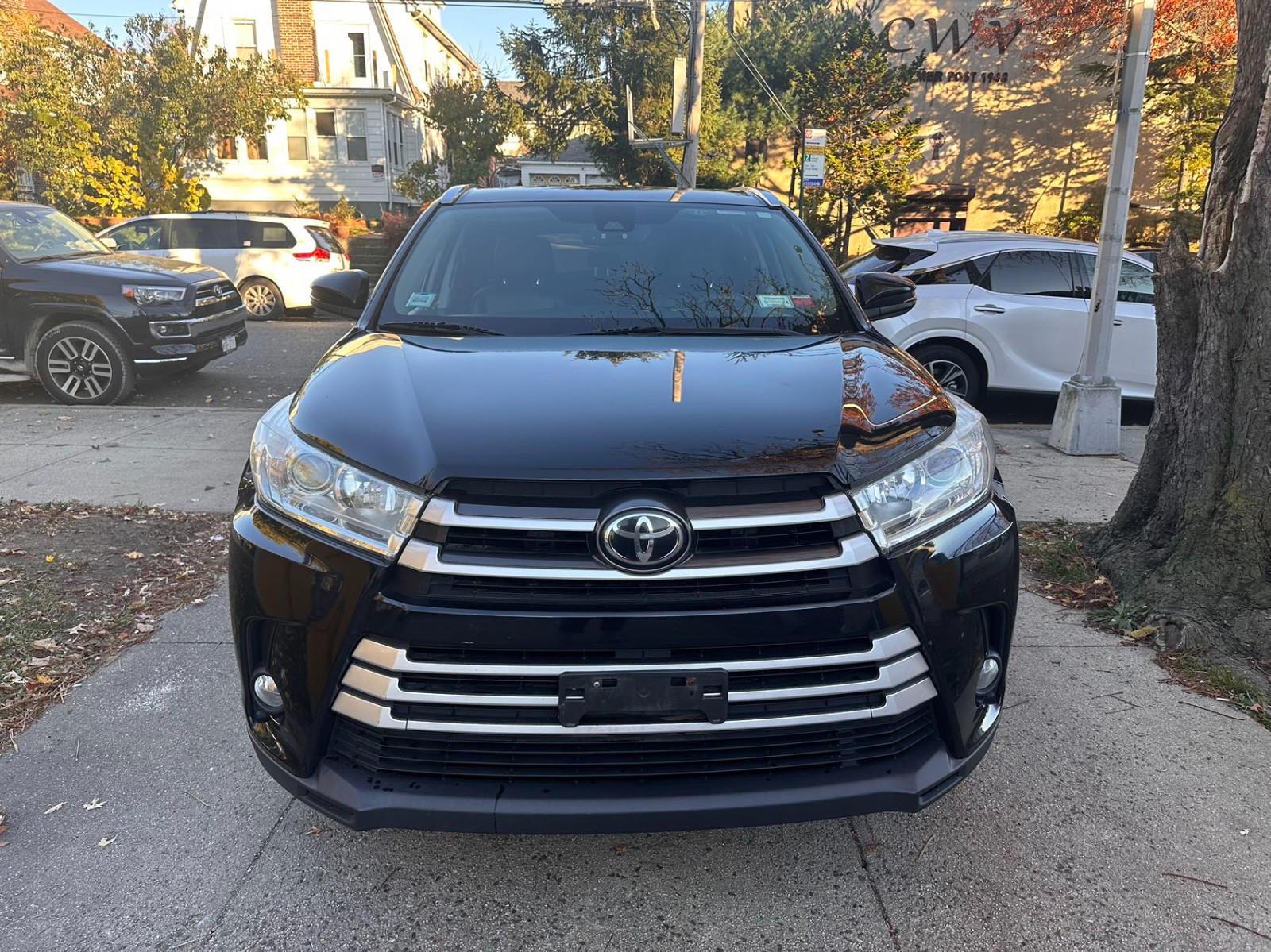2017年 Toyota Highlander XLE 皮衣天窗，一首车主无事故！