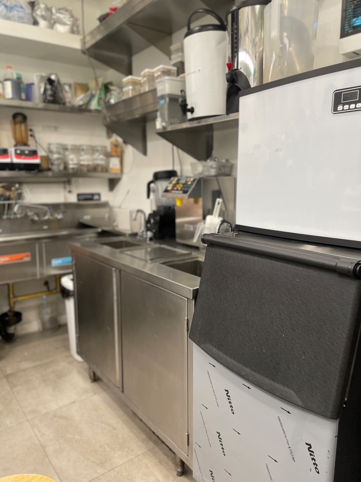 曼哈顿意大利街奶茶店转让30万/年